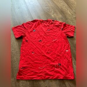 Nike “The Nike Tee” size M